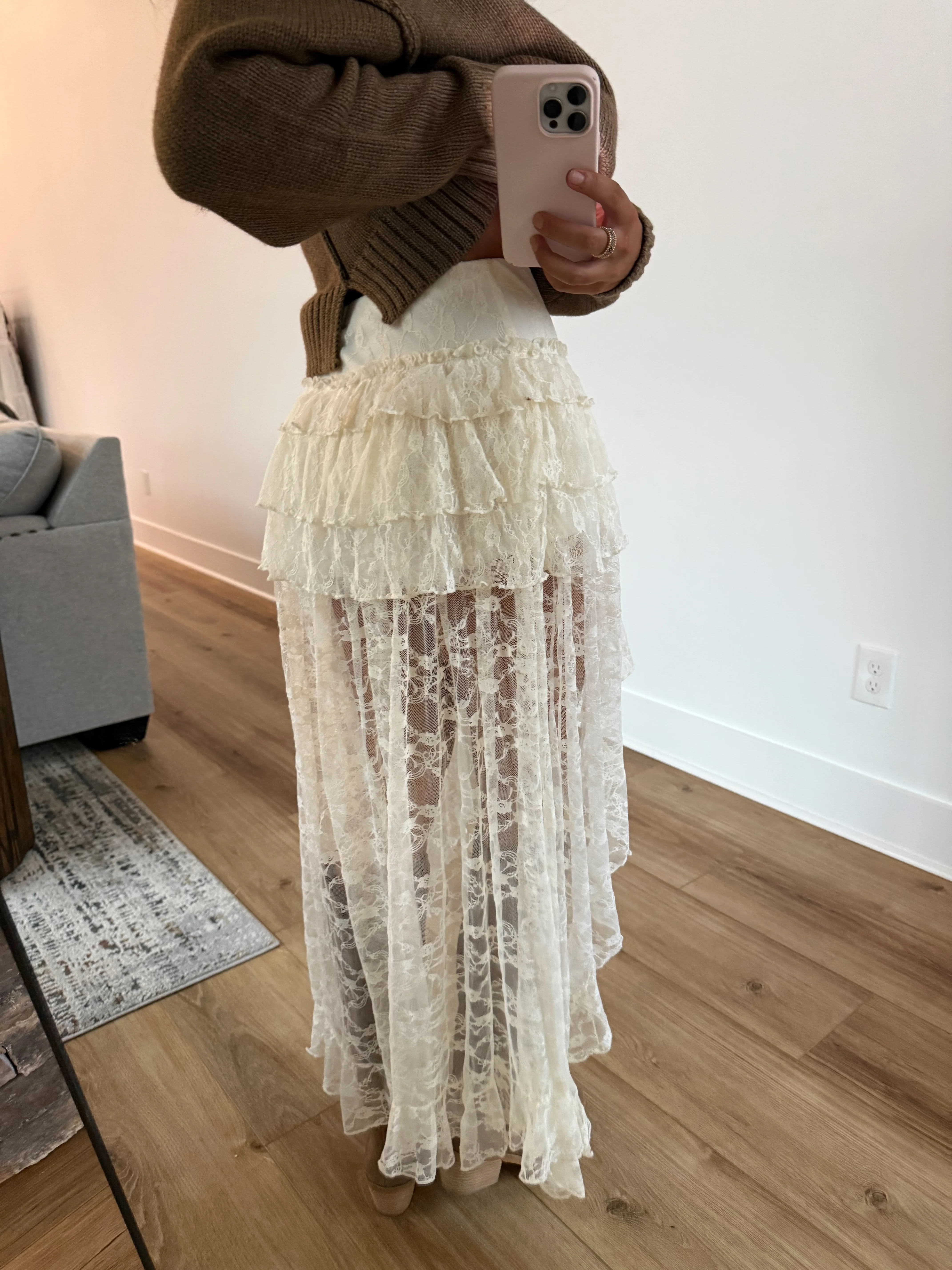Amarillo Lace Skirt - Image 3