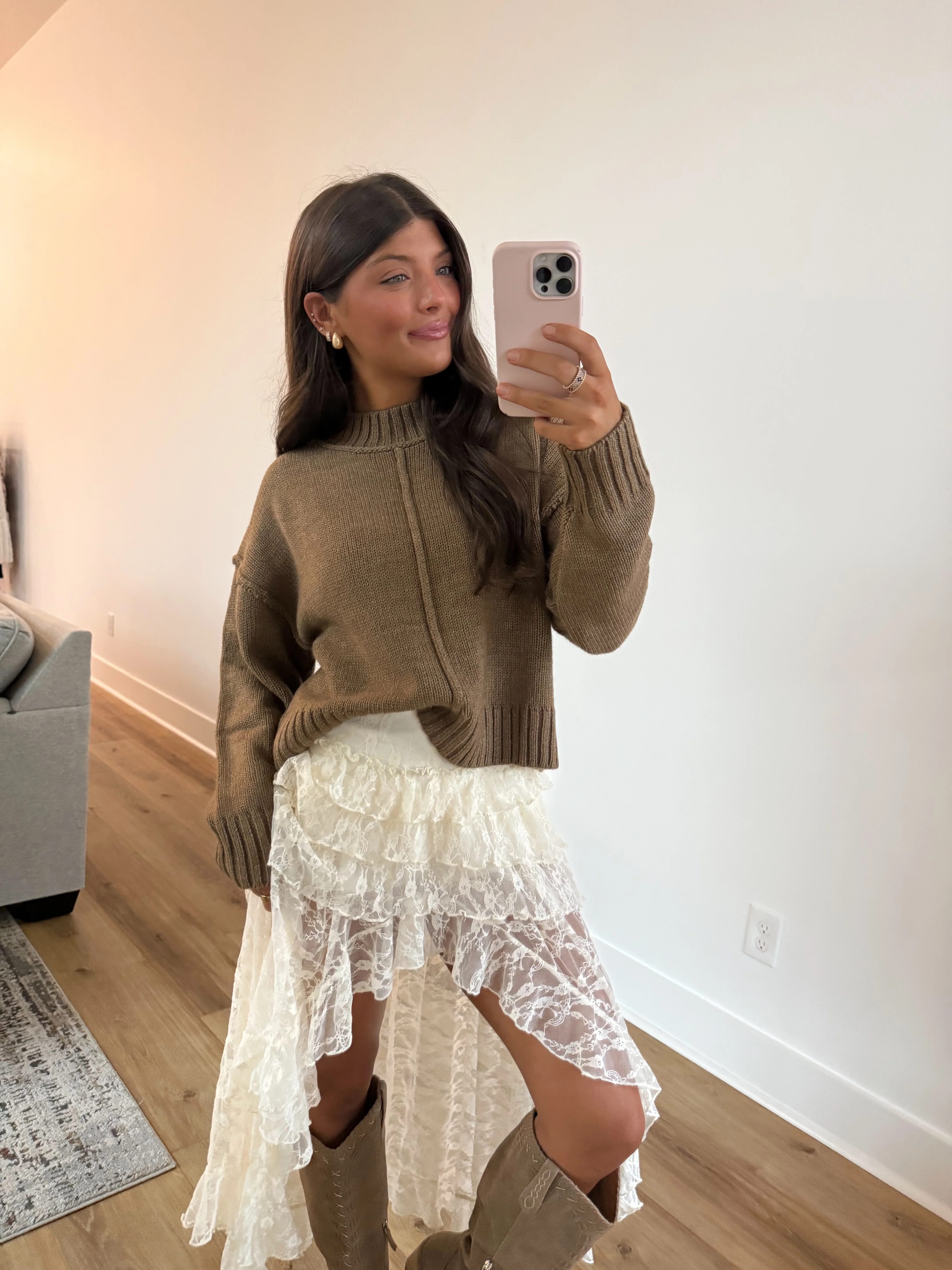 Amarillo Lace Skirt - Image 4