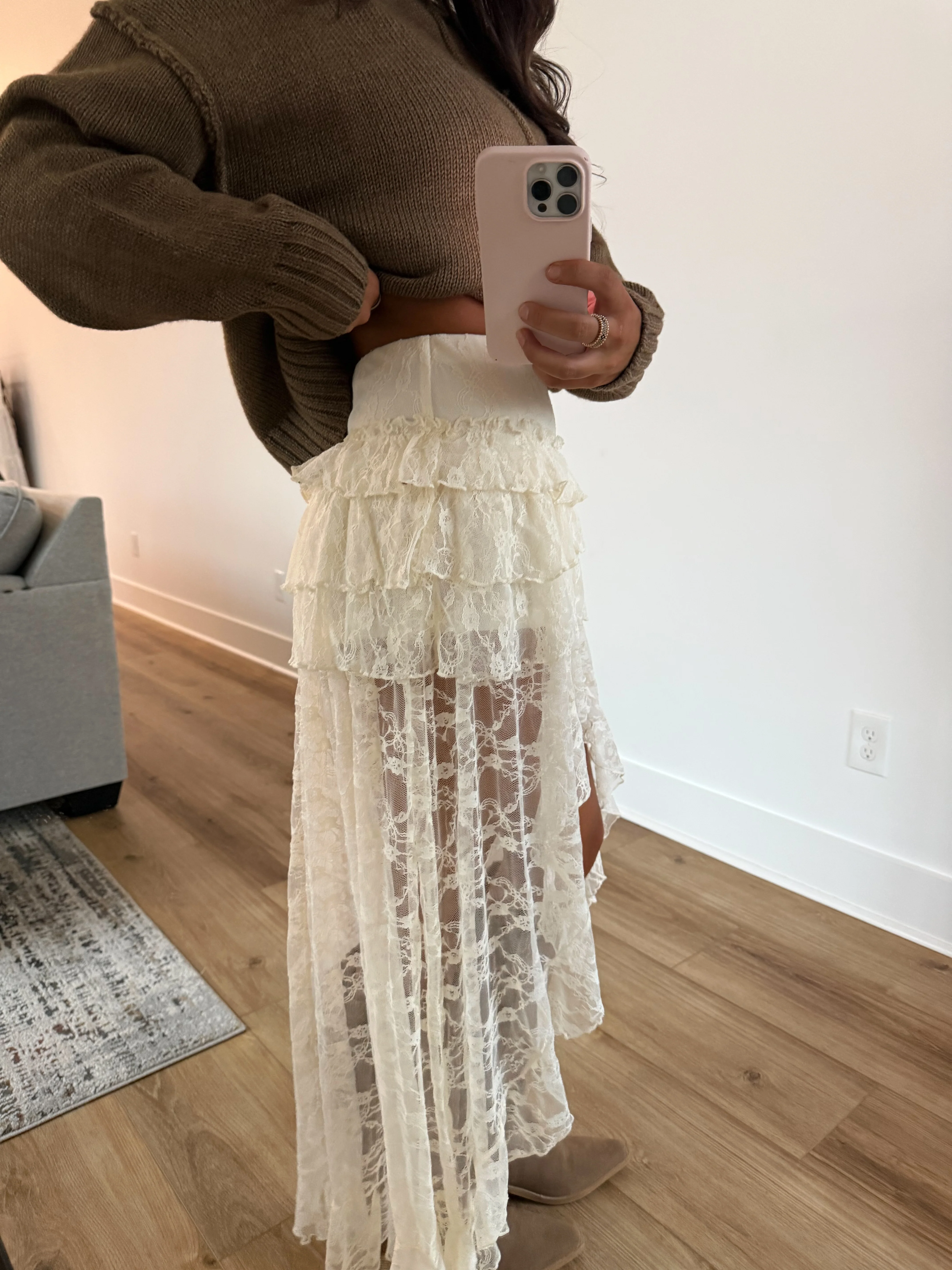 Amarillo Lace Skirt - Image 5