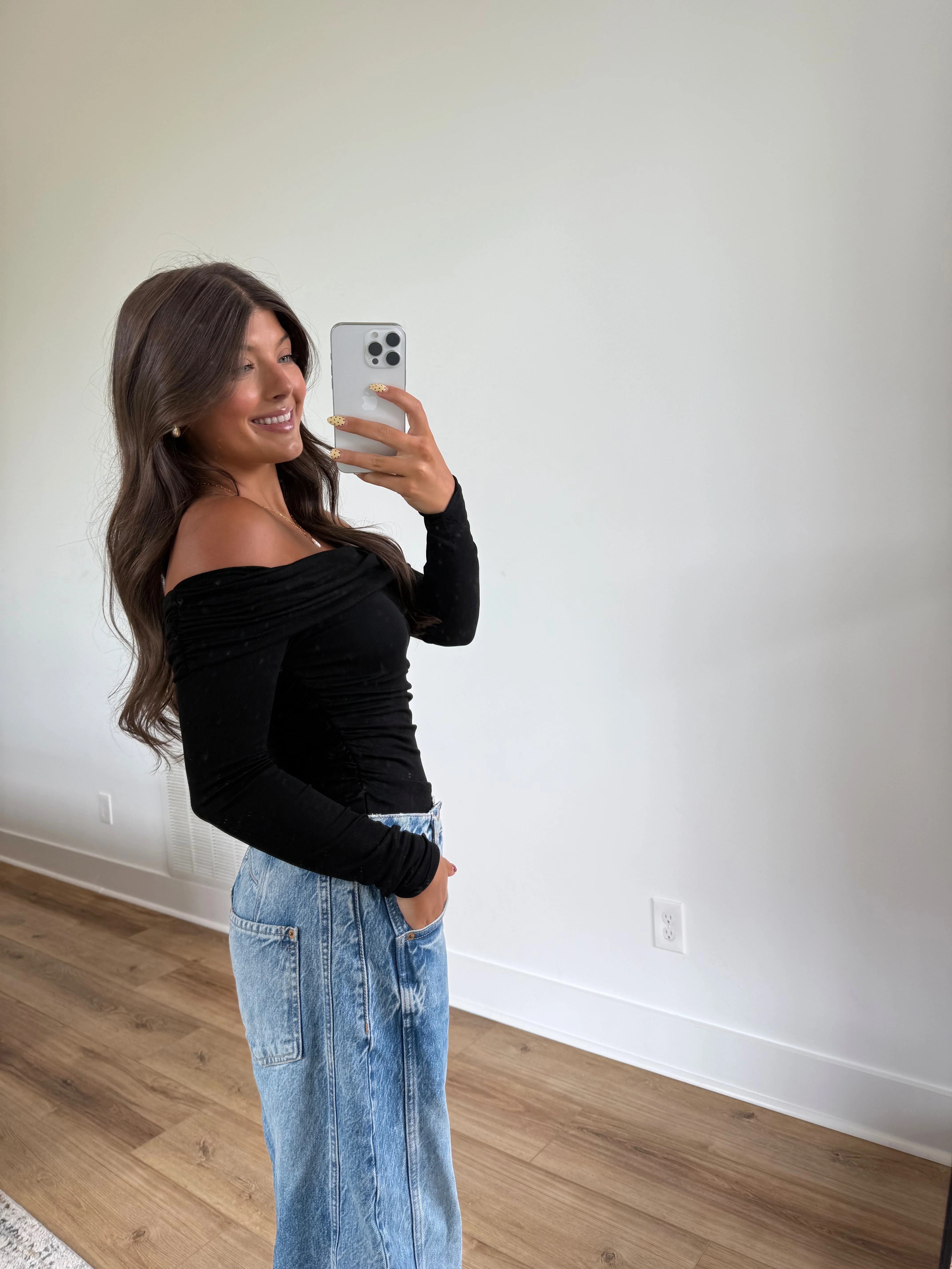 Black Off The Shoulder Bodysuit - Image 3