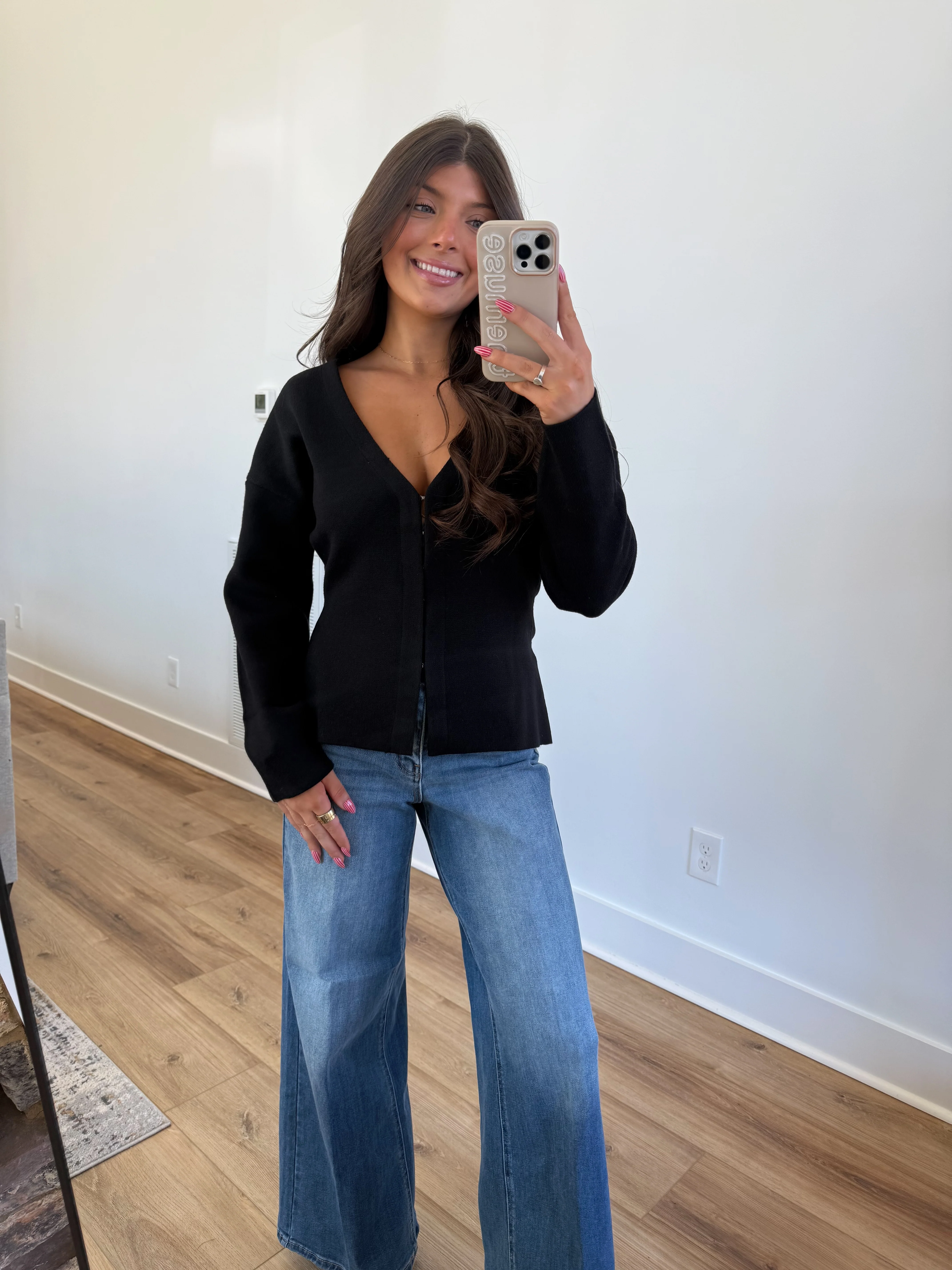 Clean Lines Top (Black) - Image 4