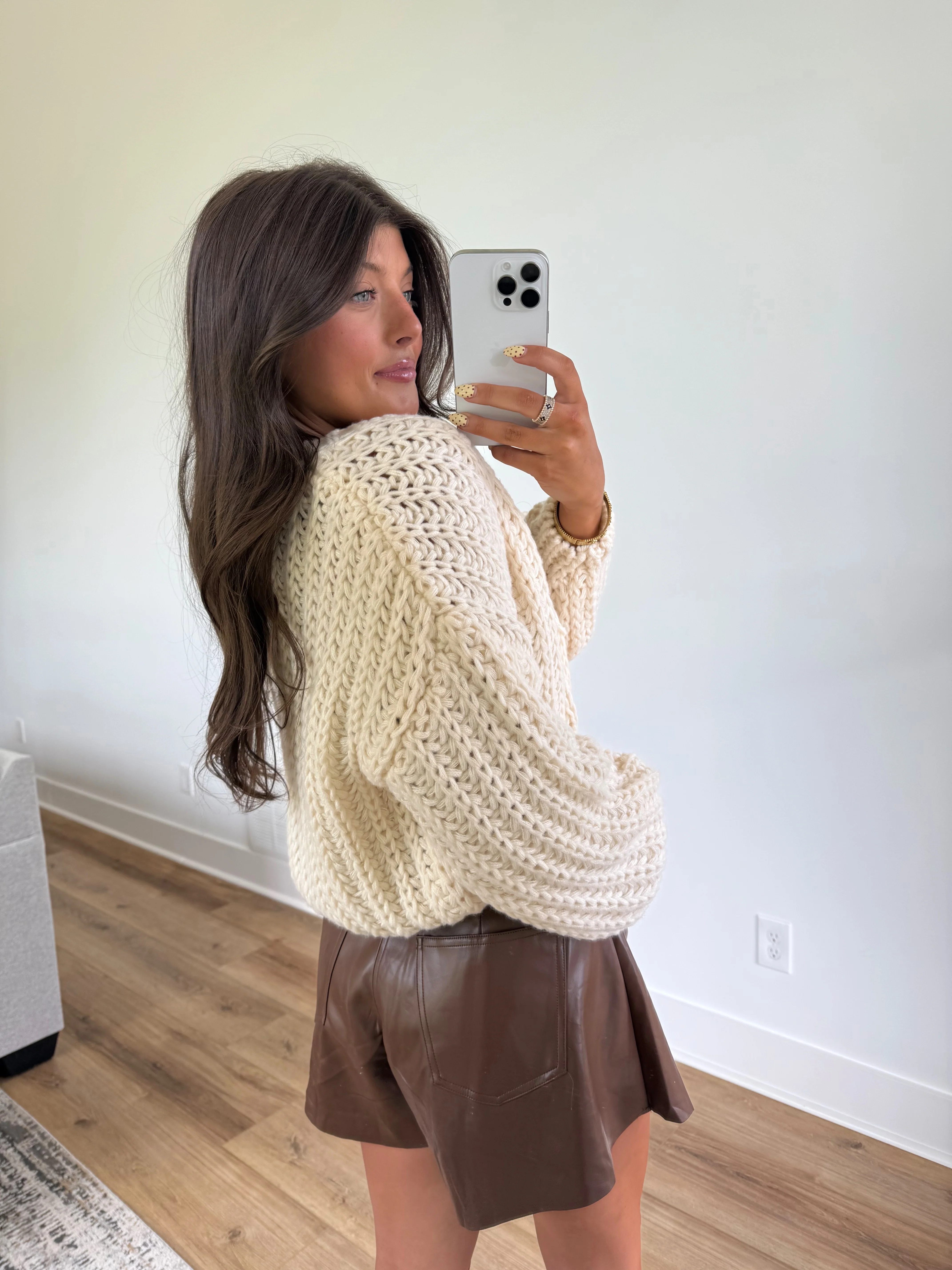 Cream Cropped Cardigan - Image 3