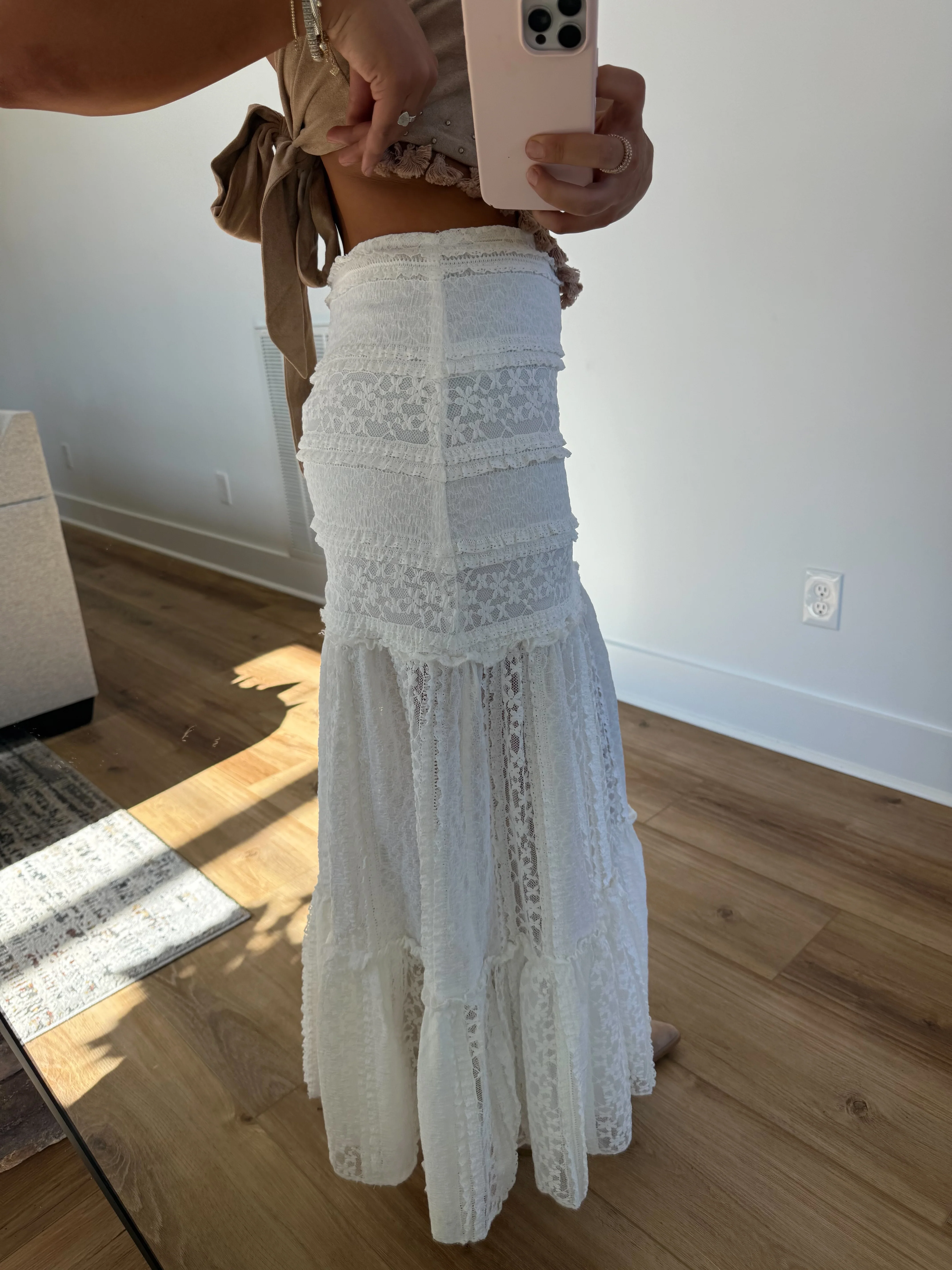 Daydream Lace Skirt - Image 3