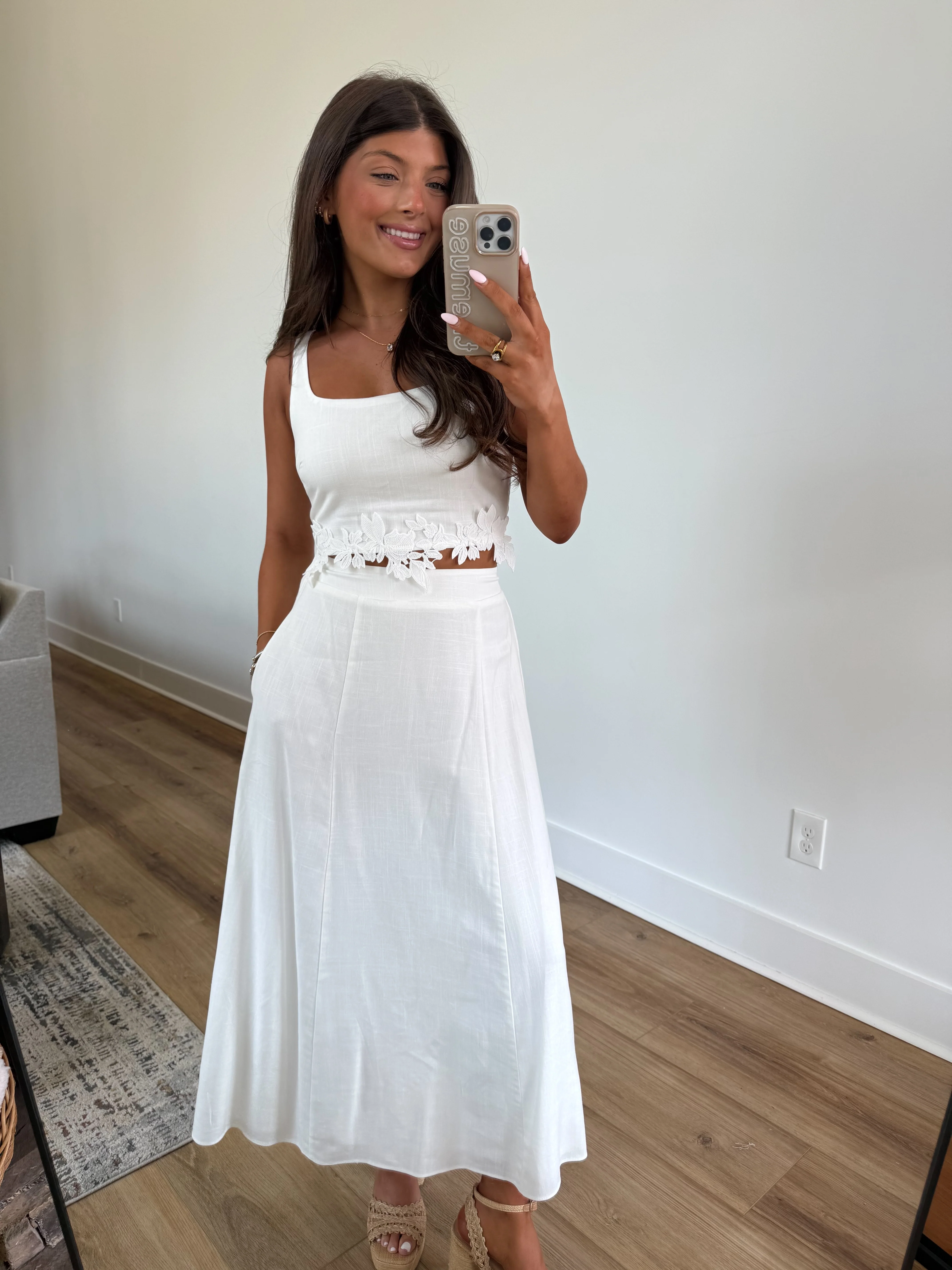 Floral Trim Linen Set