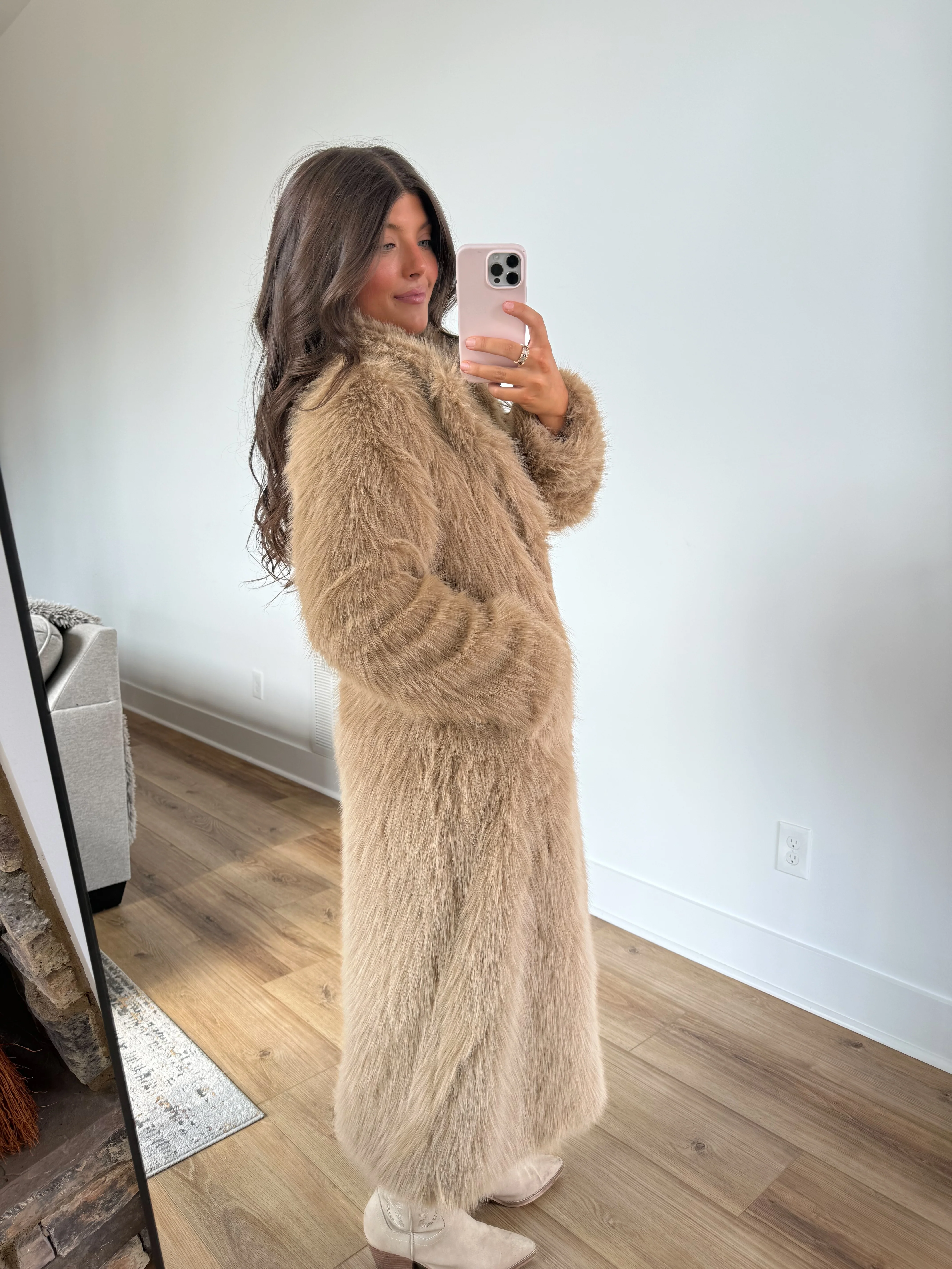 High Horse Fur Coat - Image 4