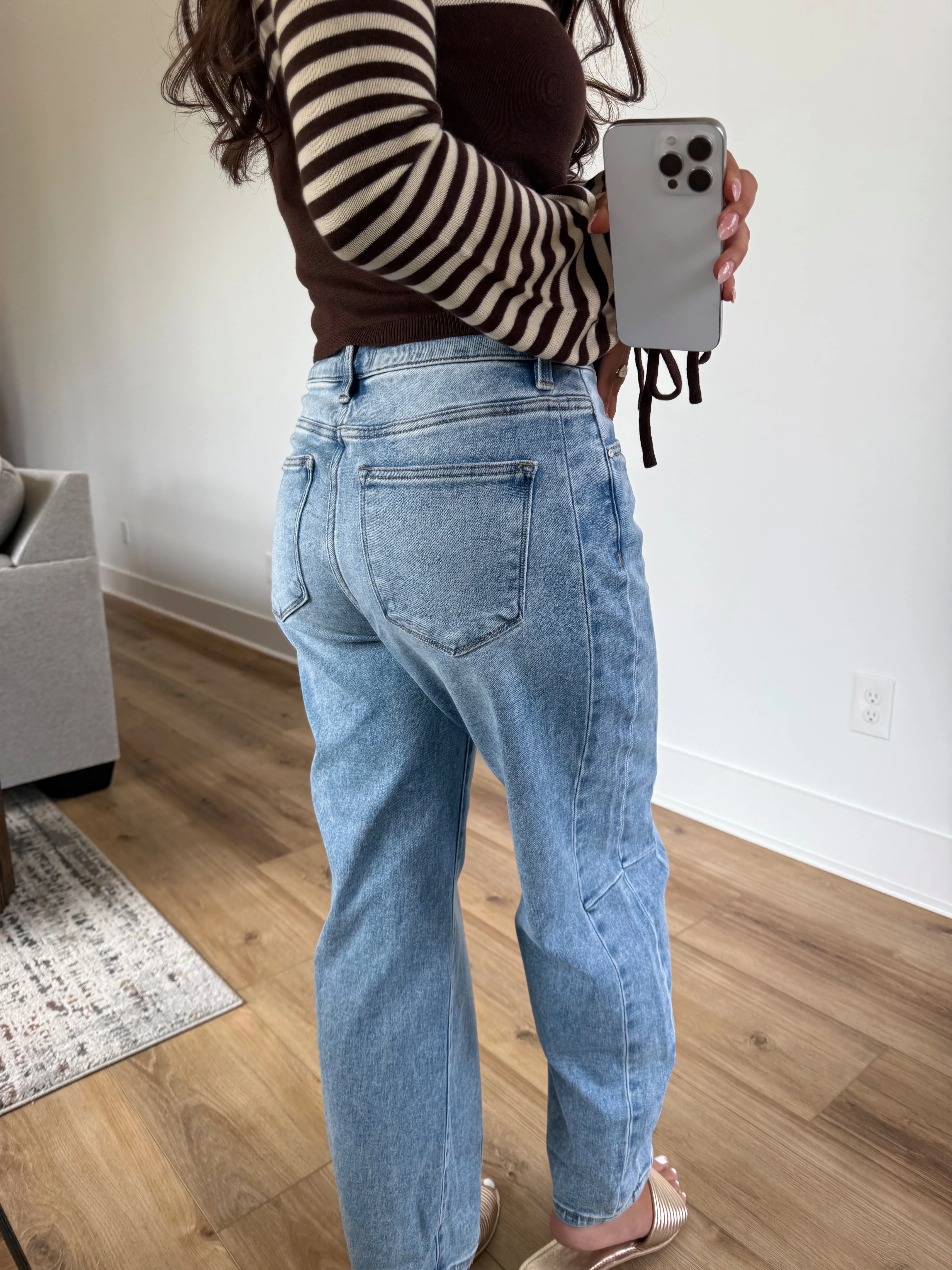 High Rise Barrel Jeans - Image 4
