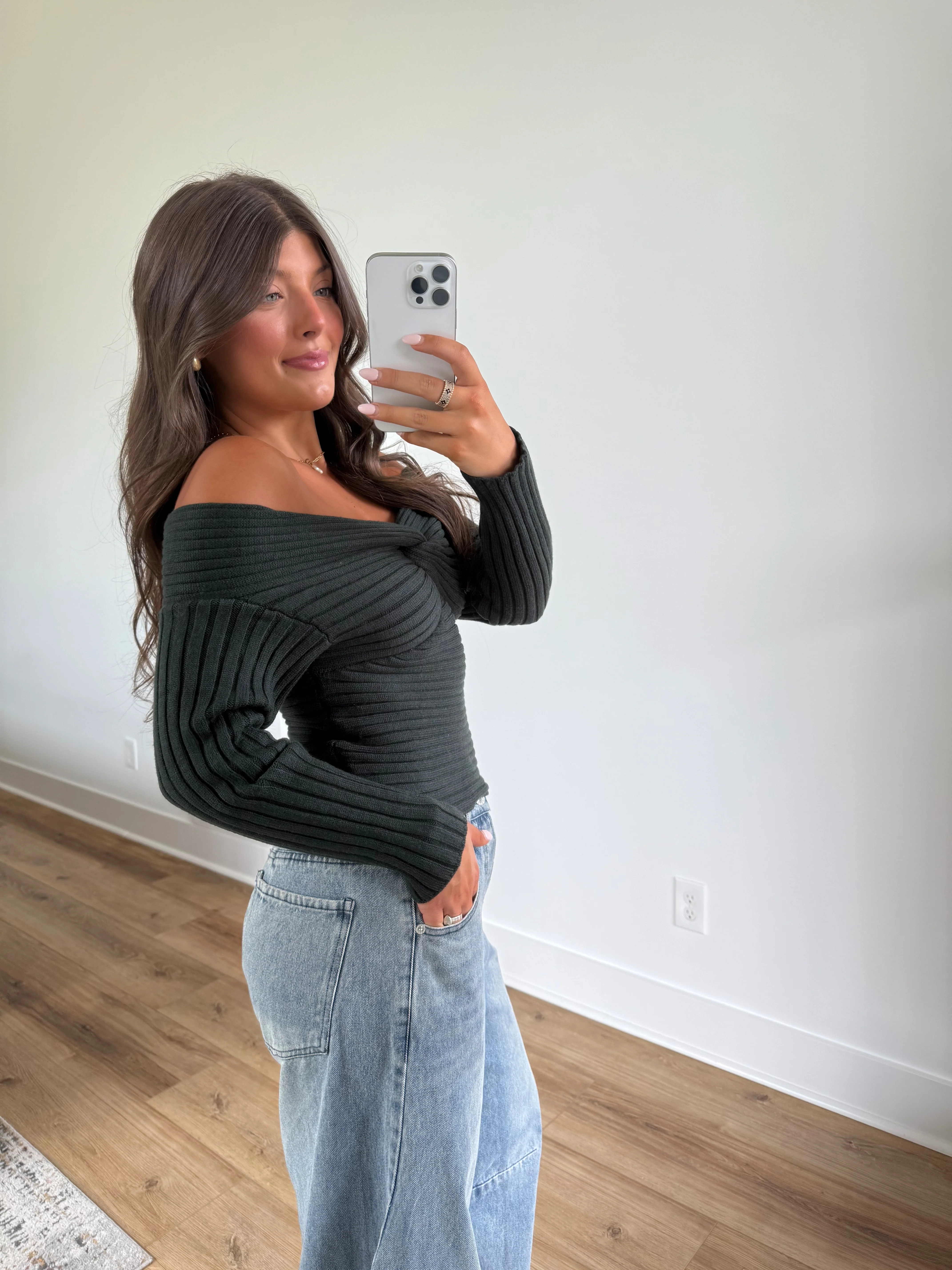 Holly Green Sweater - Image 4