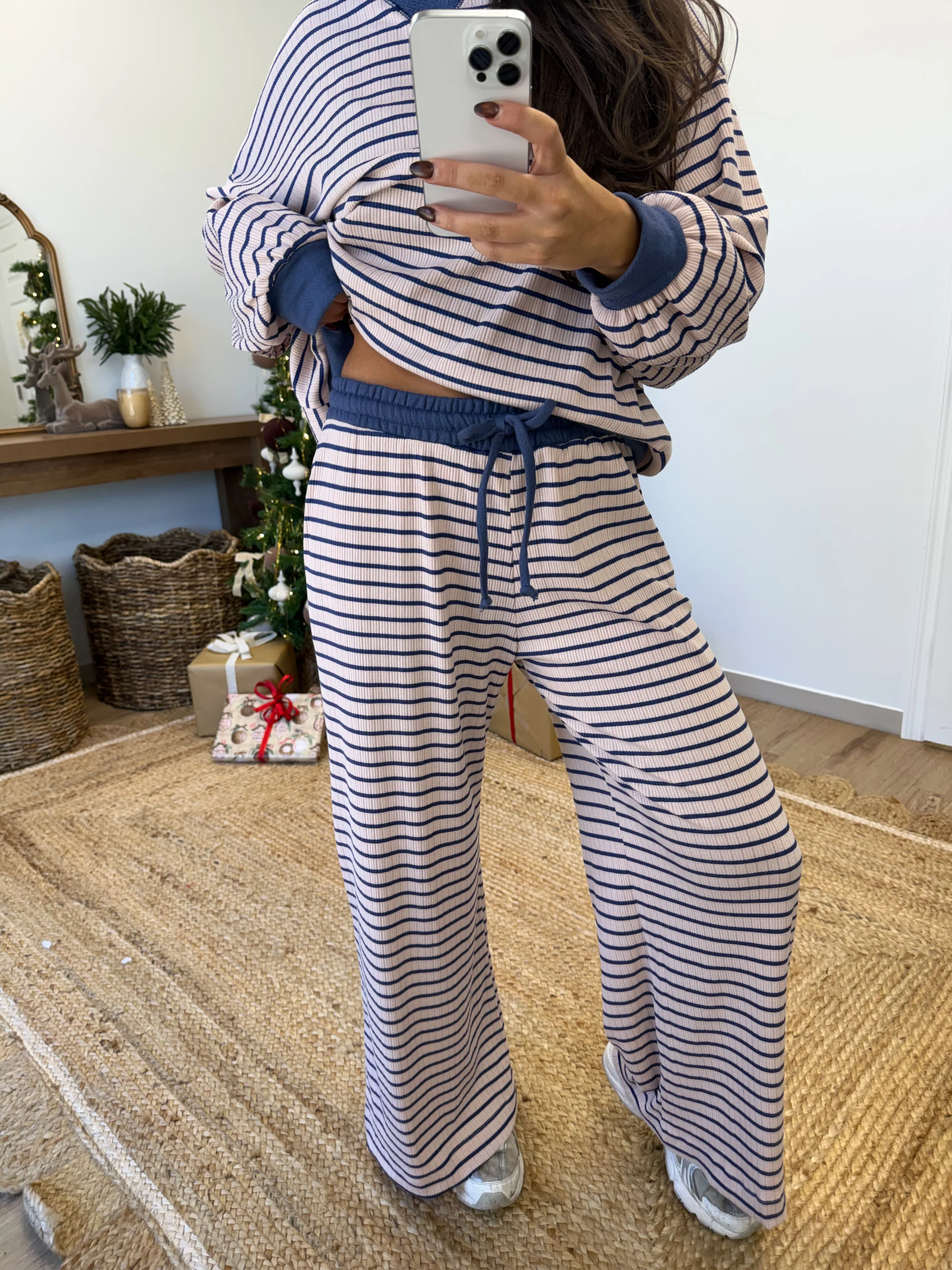 Jessi Lounge Set - Image 3