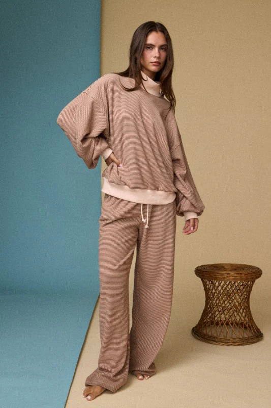 Latte Stripe Lounge Set - Image 13