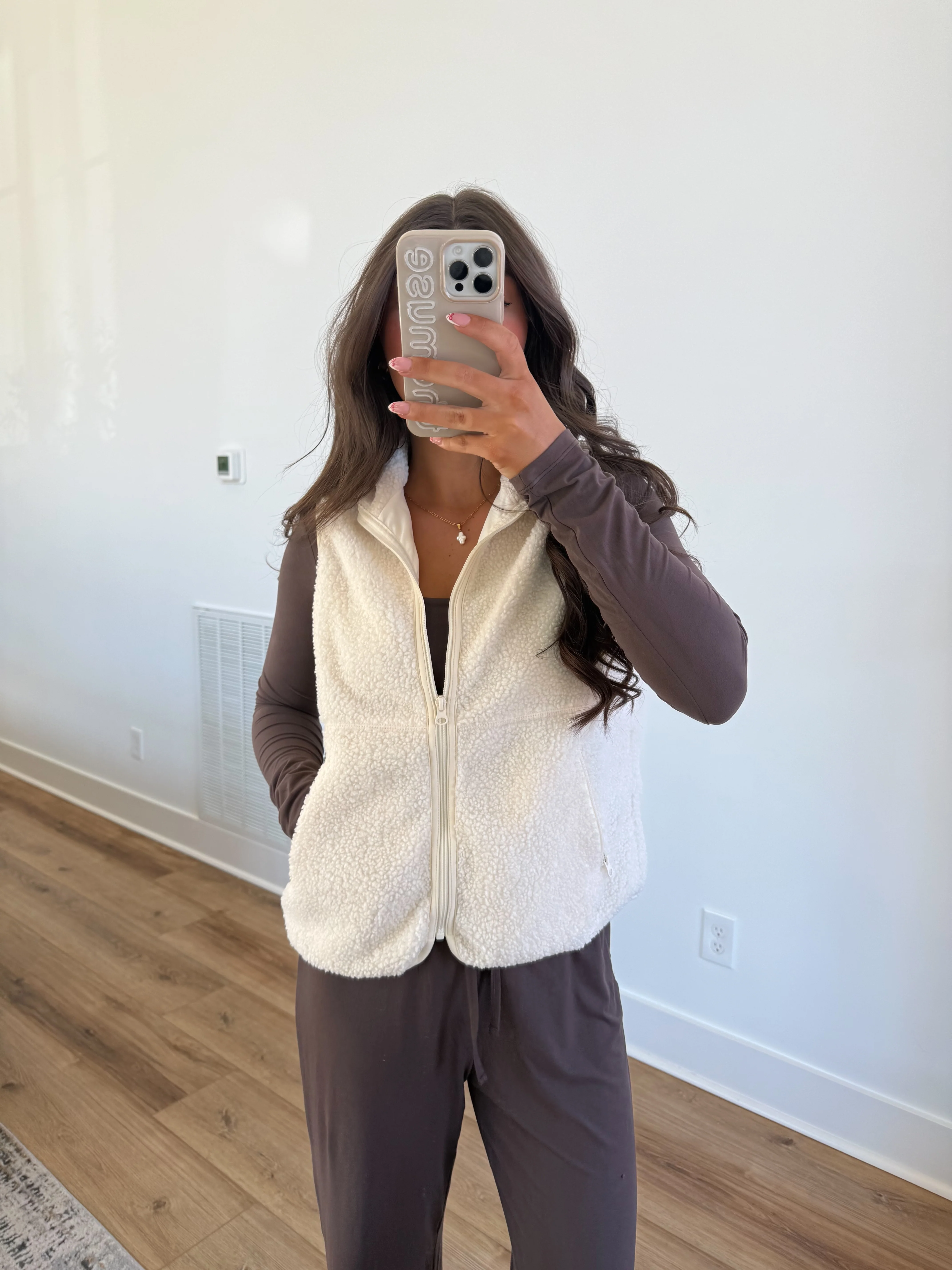 Snowy Sherpa Vest - Image 4