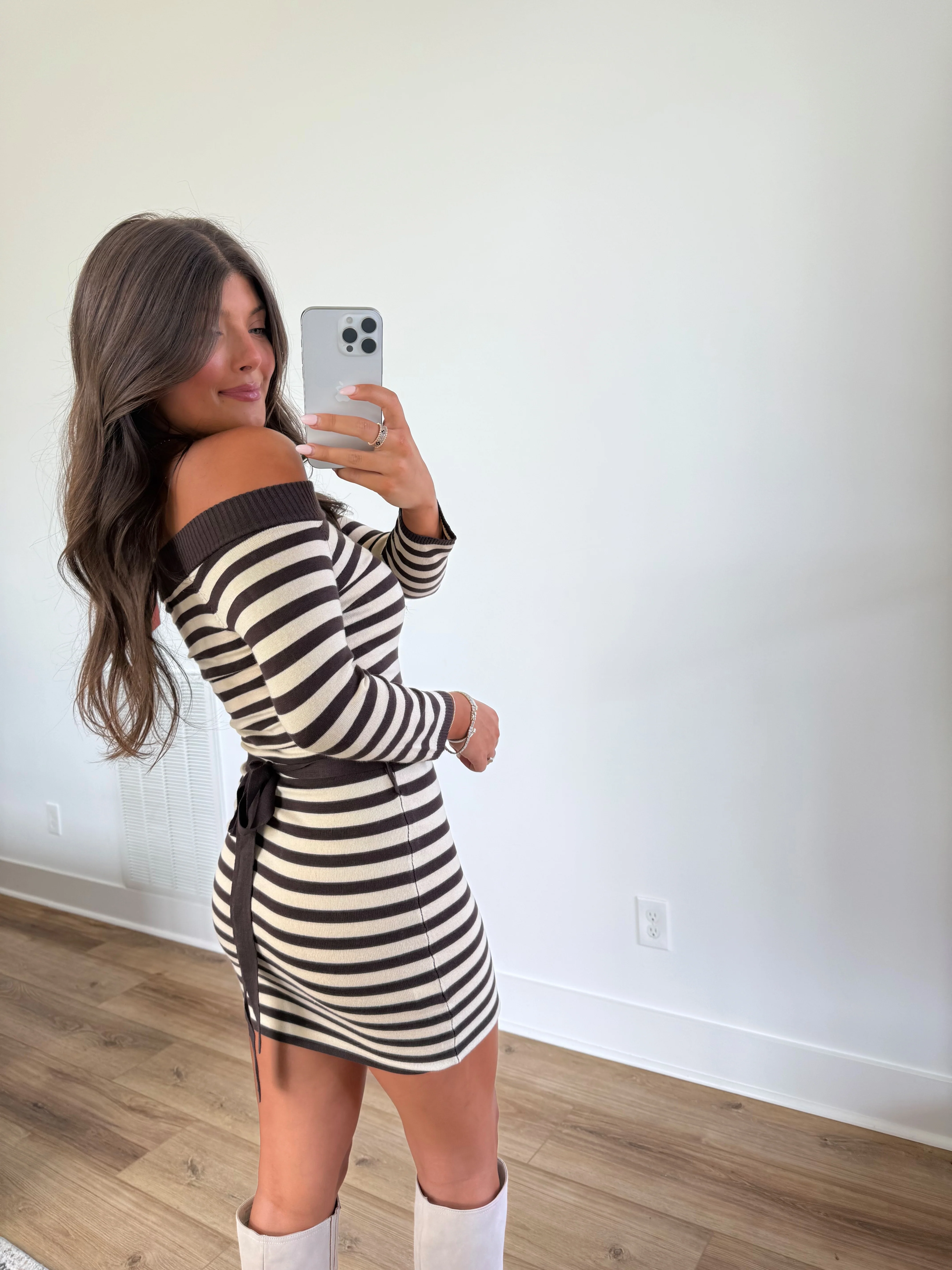 Striped Knit Bodycon Dress - Image 3