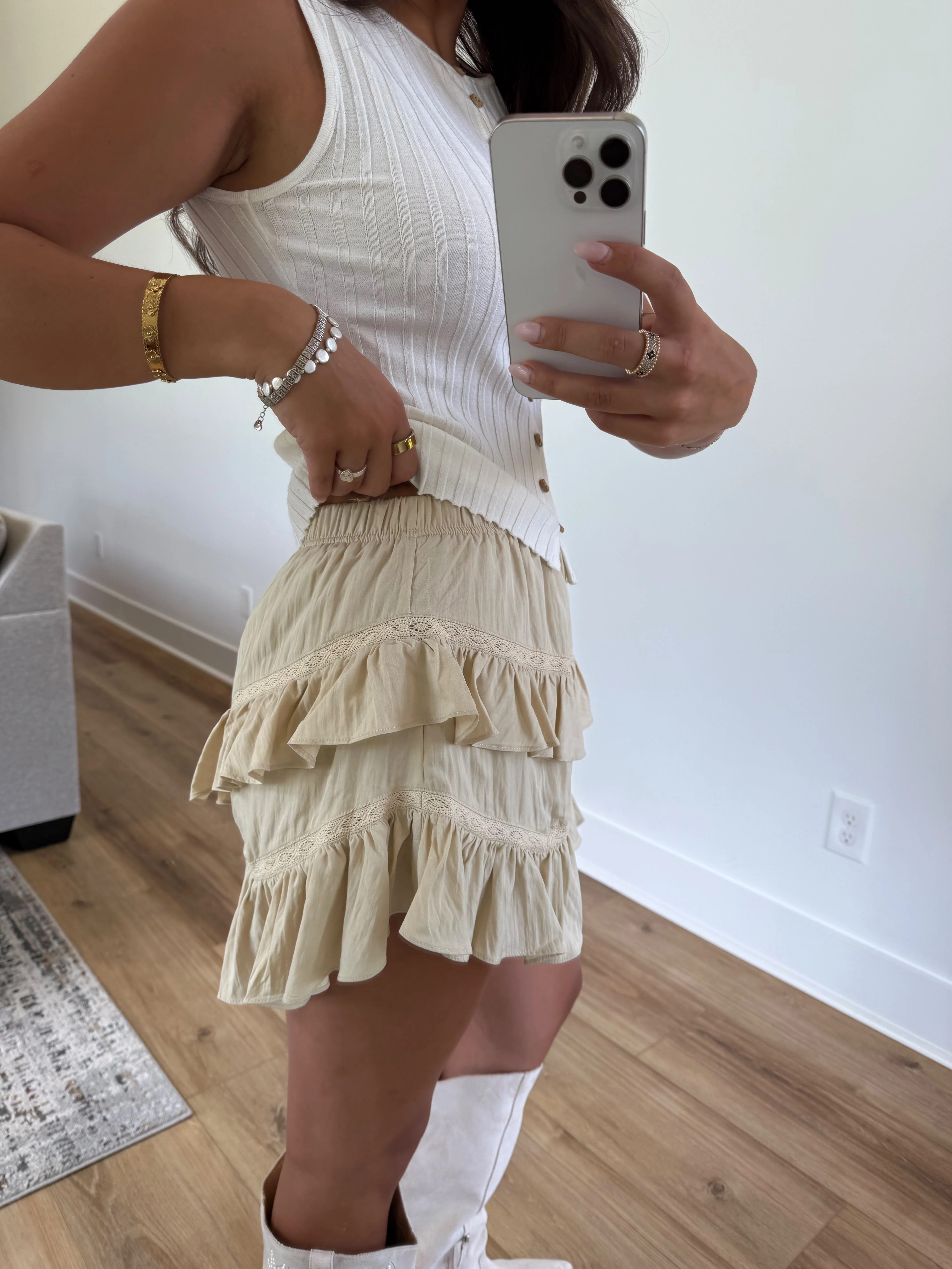 Tan Ruffle Lace Shorts - Image 3