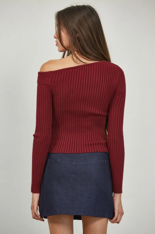The Can’t Resist Knit (Wine) - Image 10