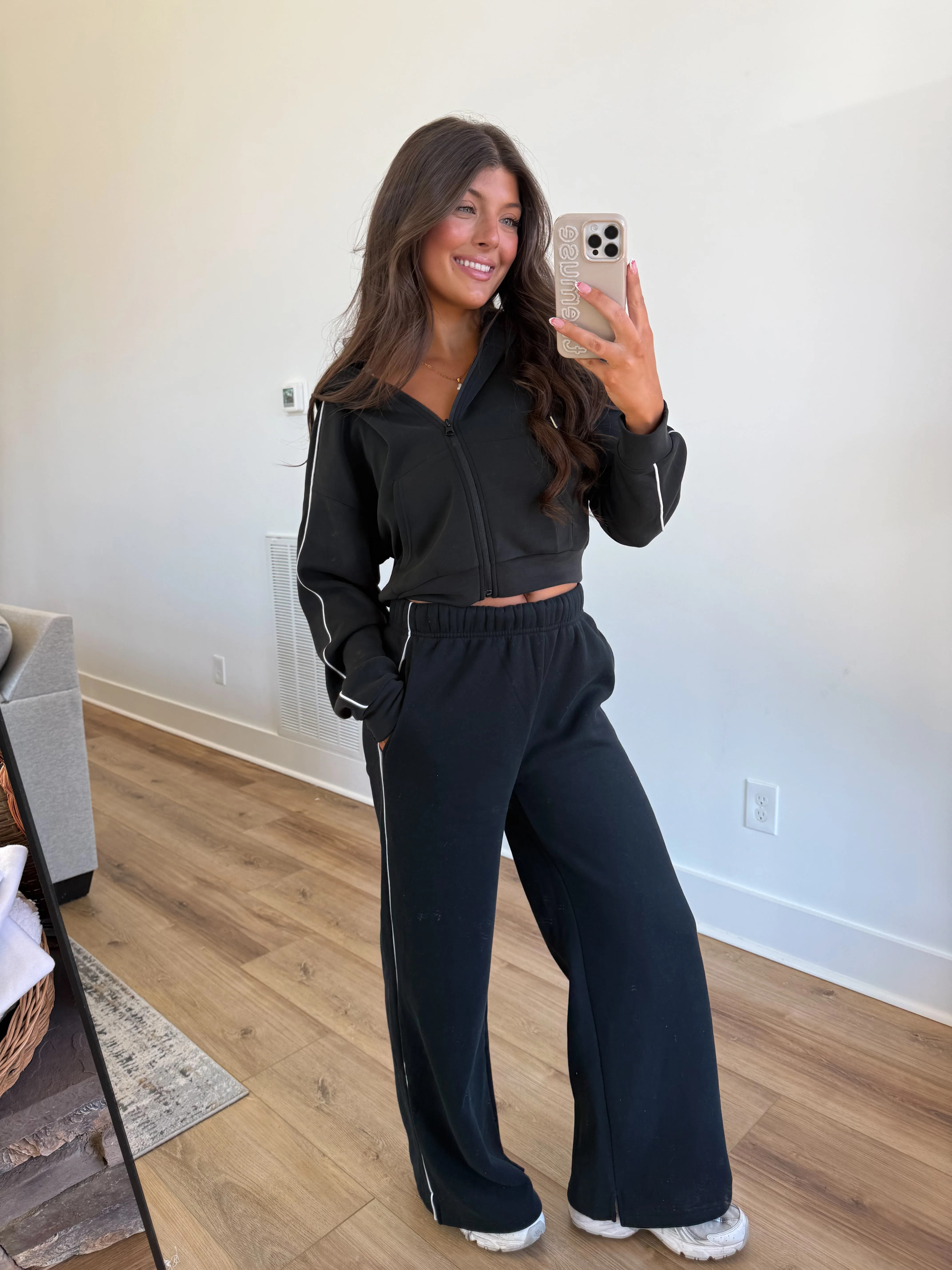 The Easy Wear Black Set - Image 4