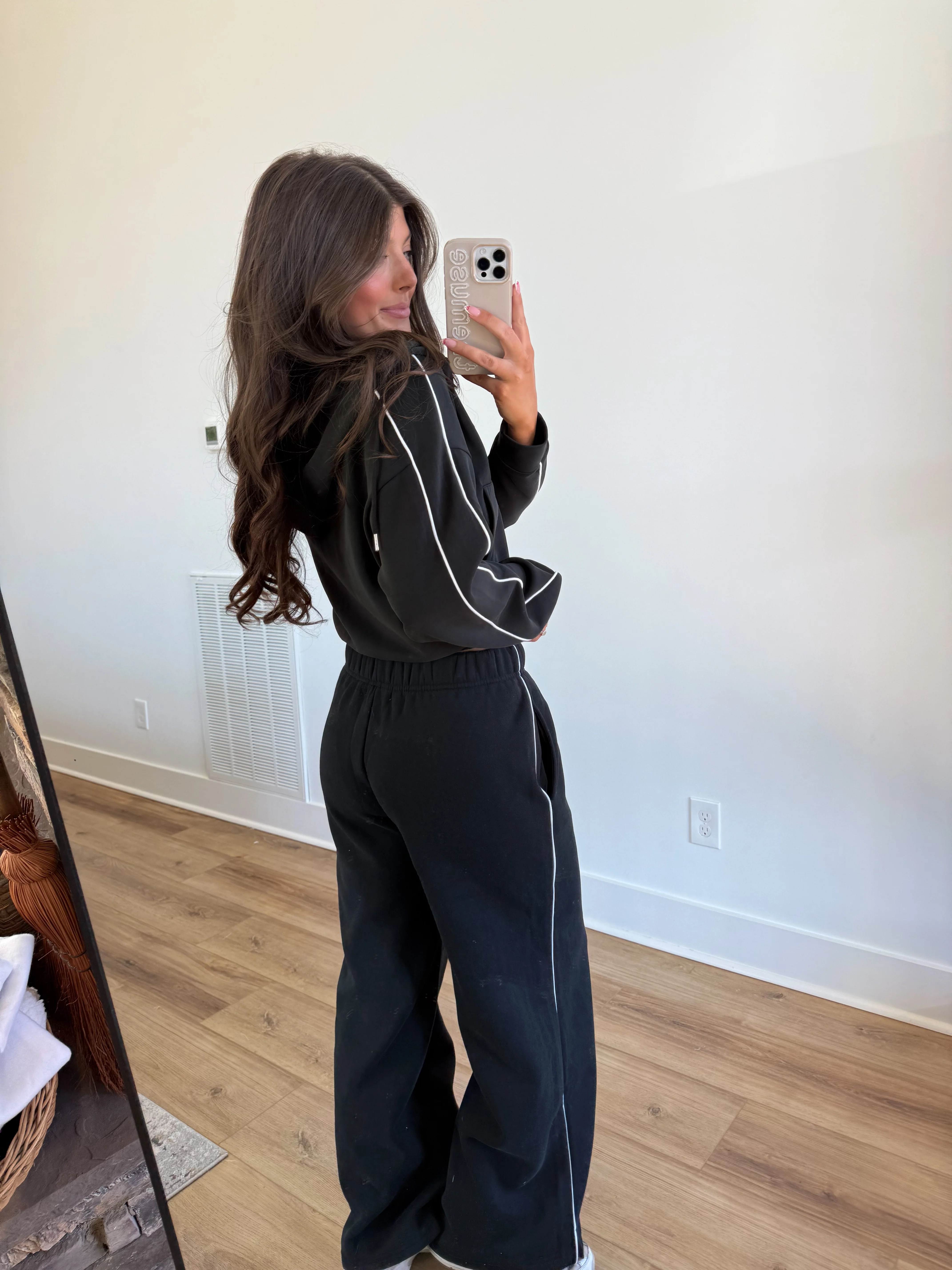 The Easy Wear Black Set - Image 5