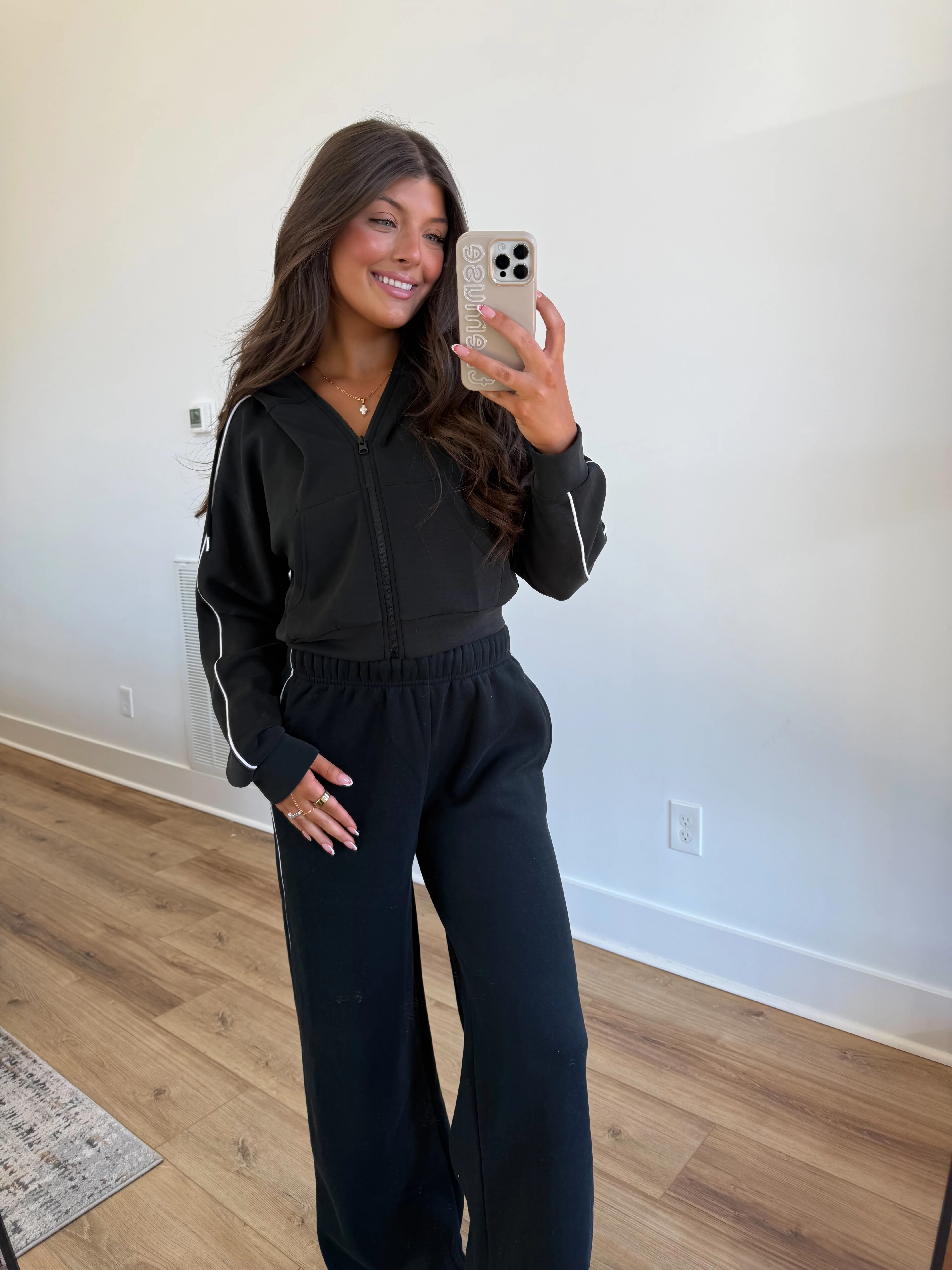The Easy Wear Black Set - Image 6