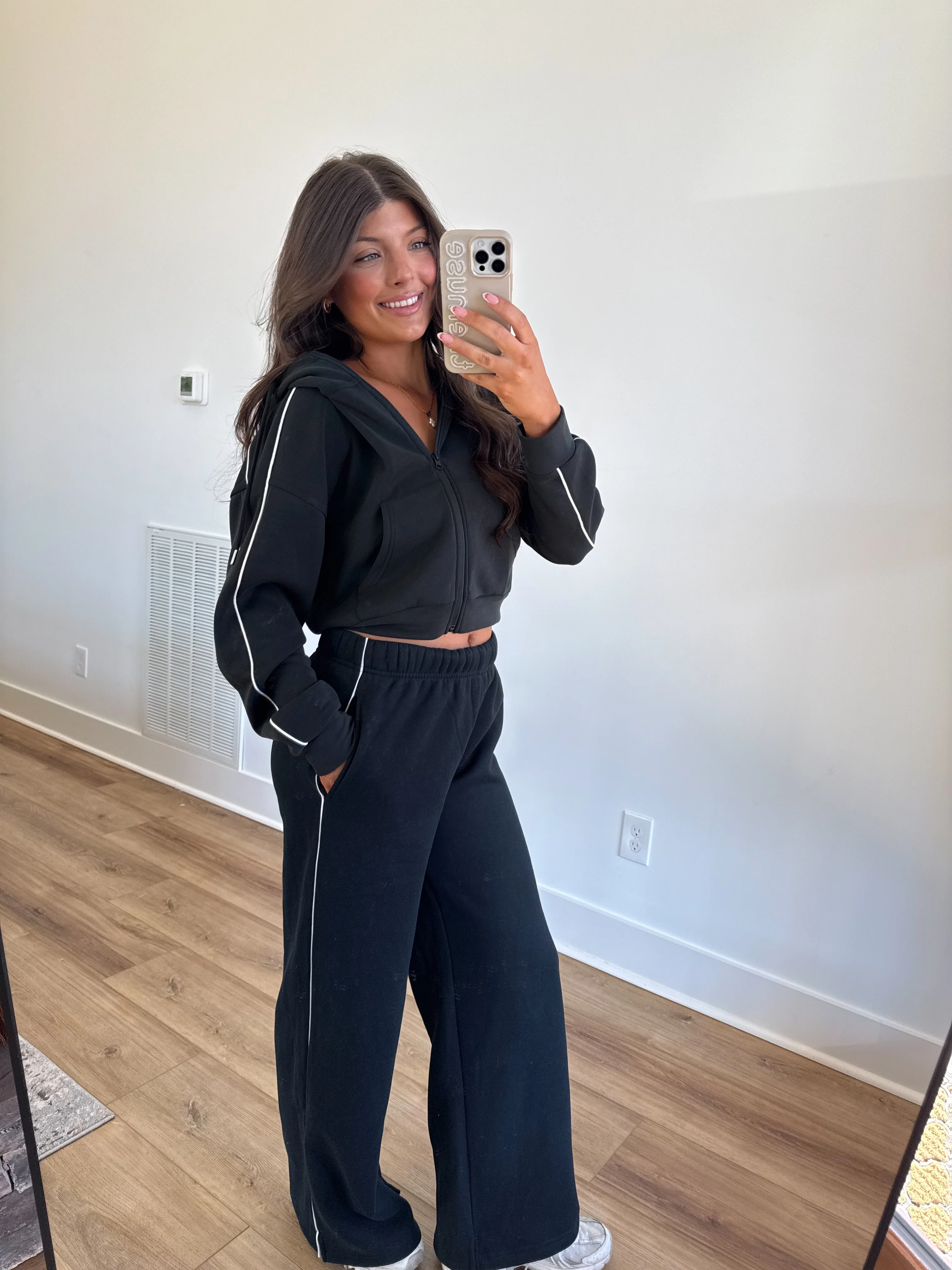 The Easy Wear Black Set - Image 7