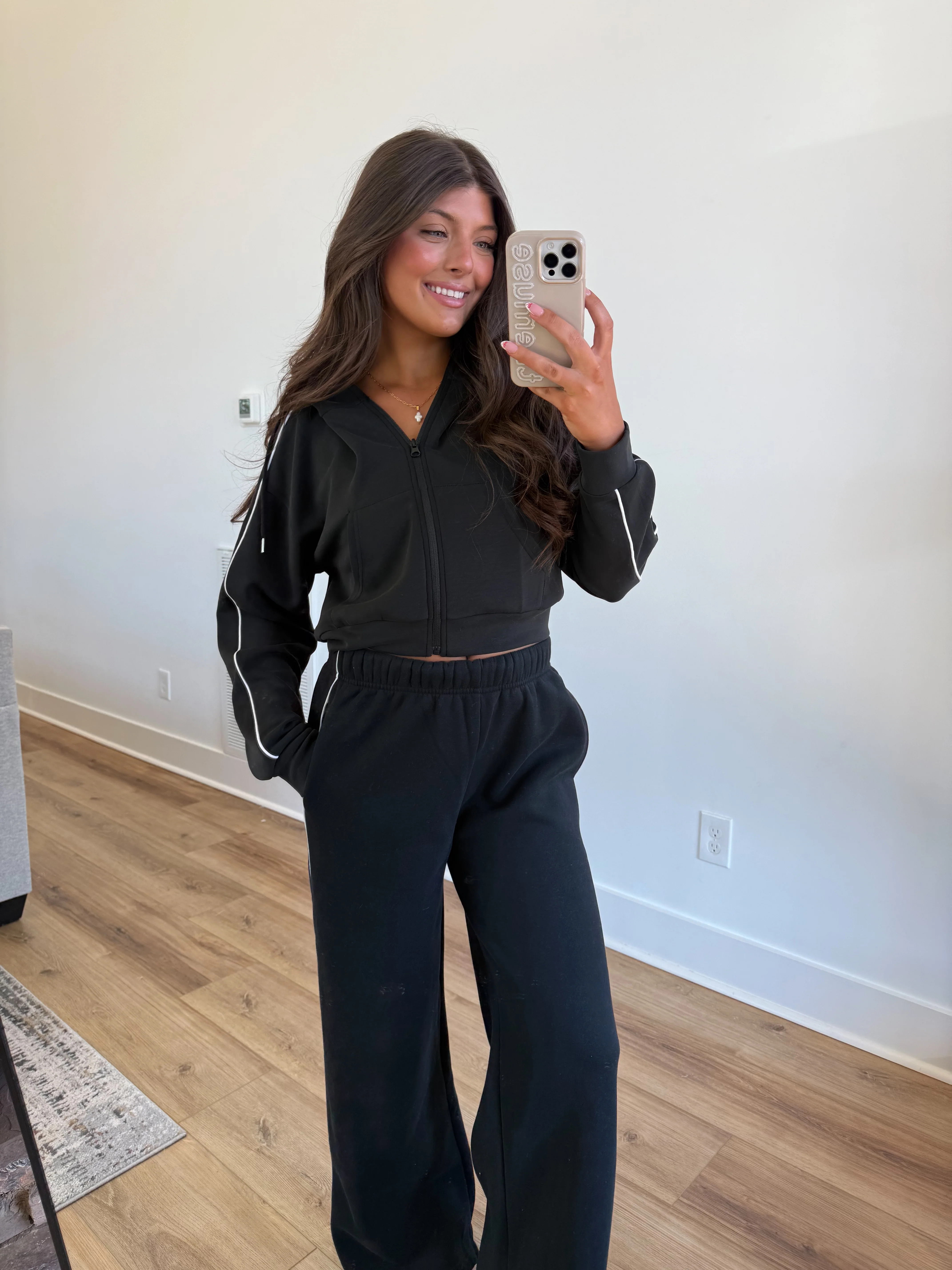 The Easy Wear Black Set - Image 8