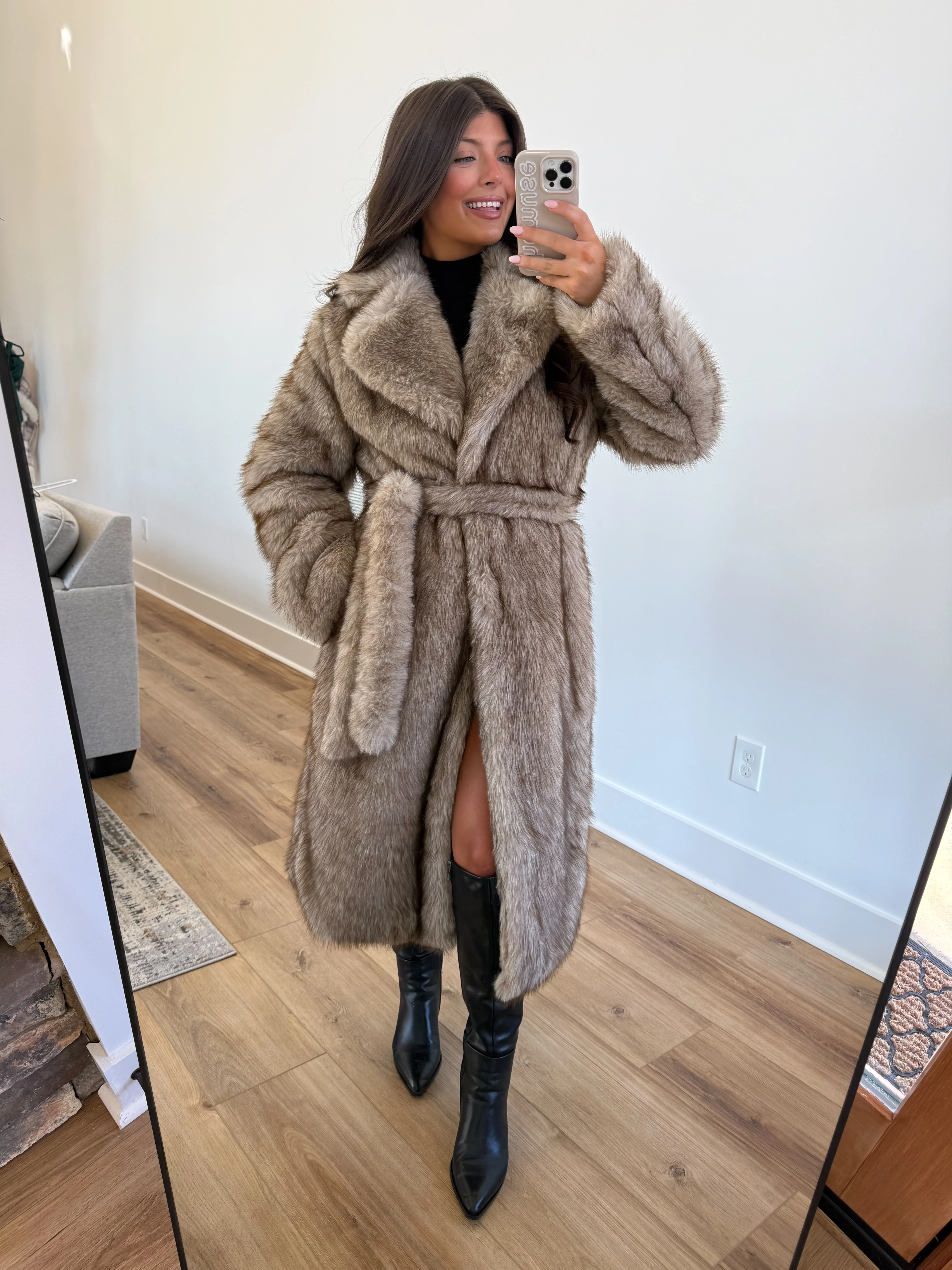 The Winter Glamour Coat - Image 4