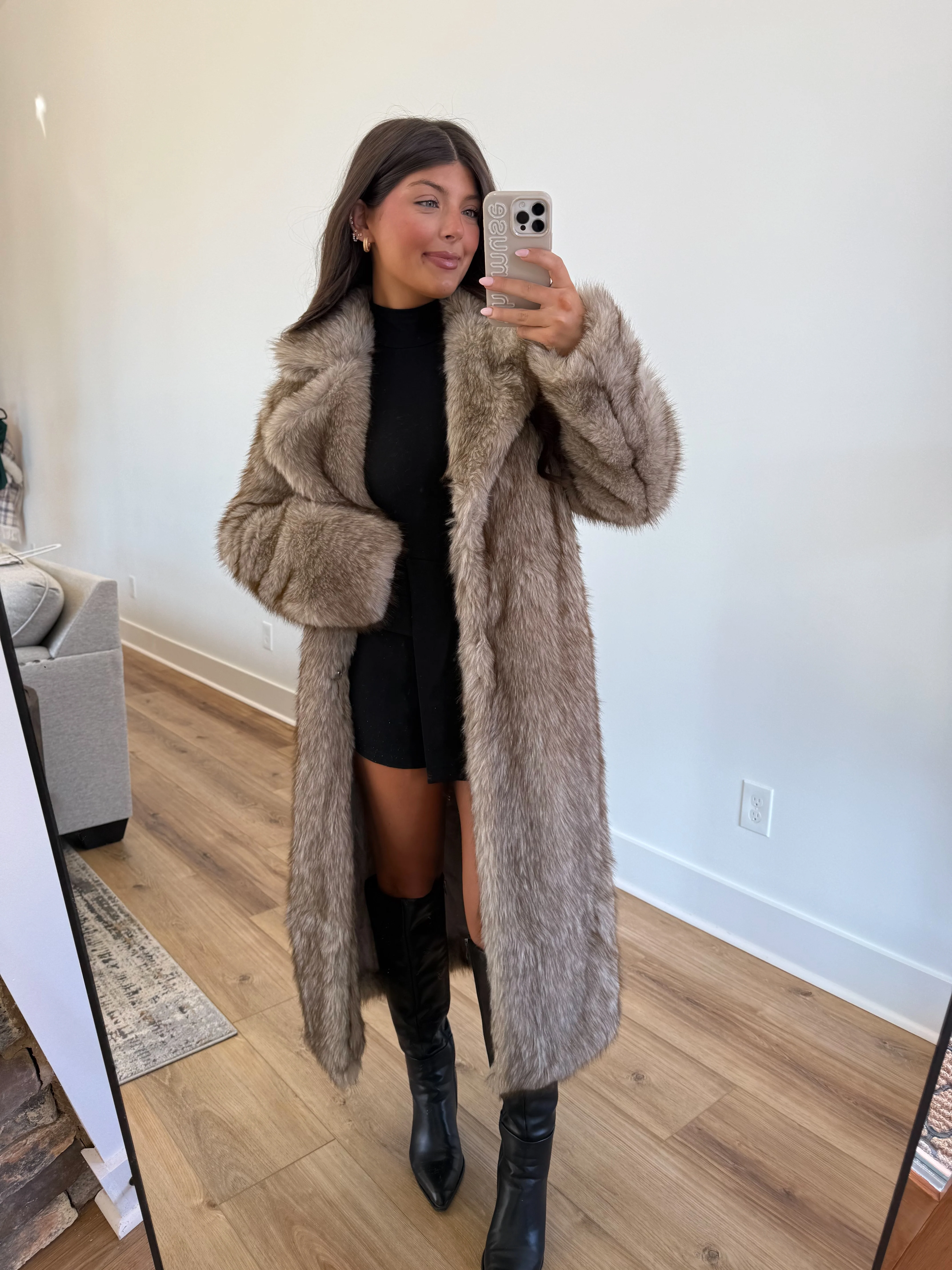 The Winter Glamour Coat - Image 5