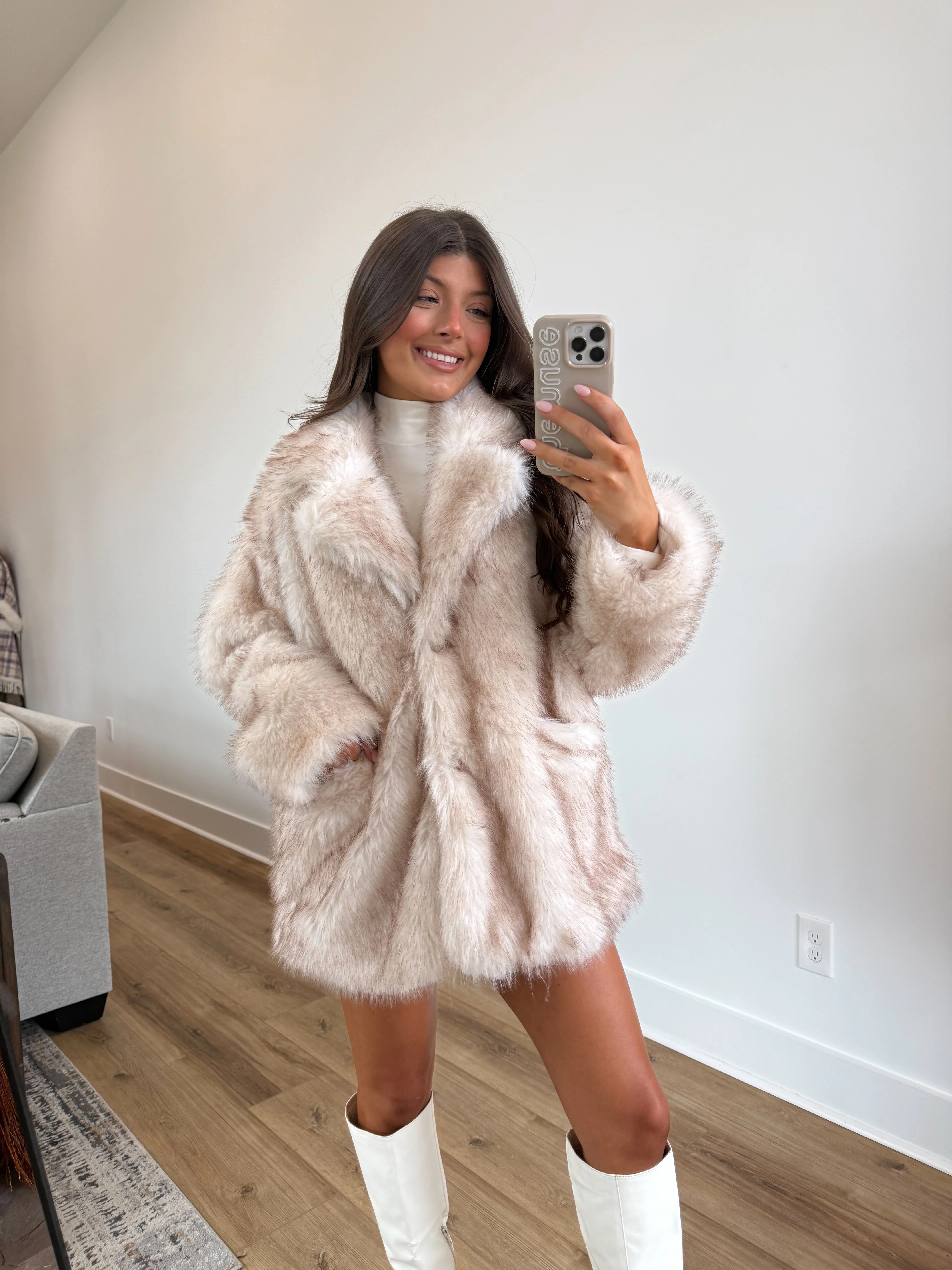 The Wonderland Fur Coat - Image 4