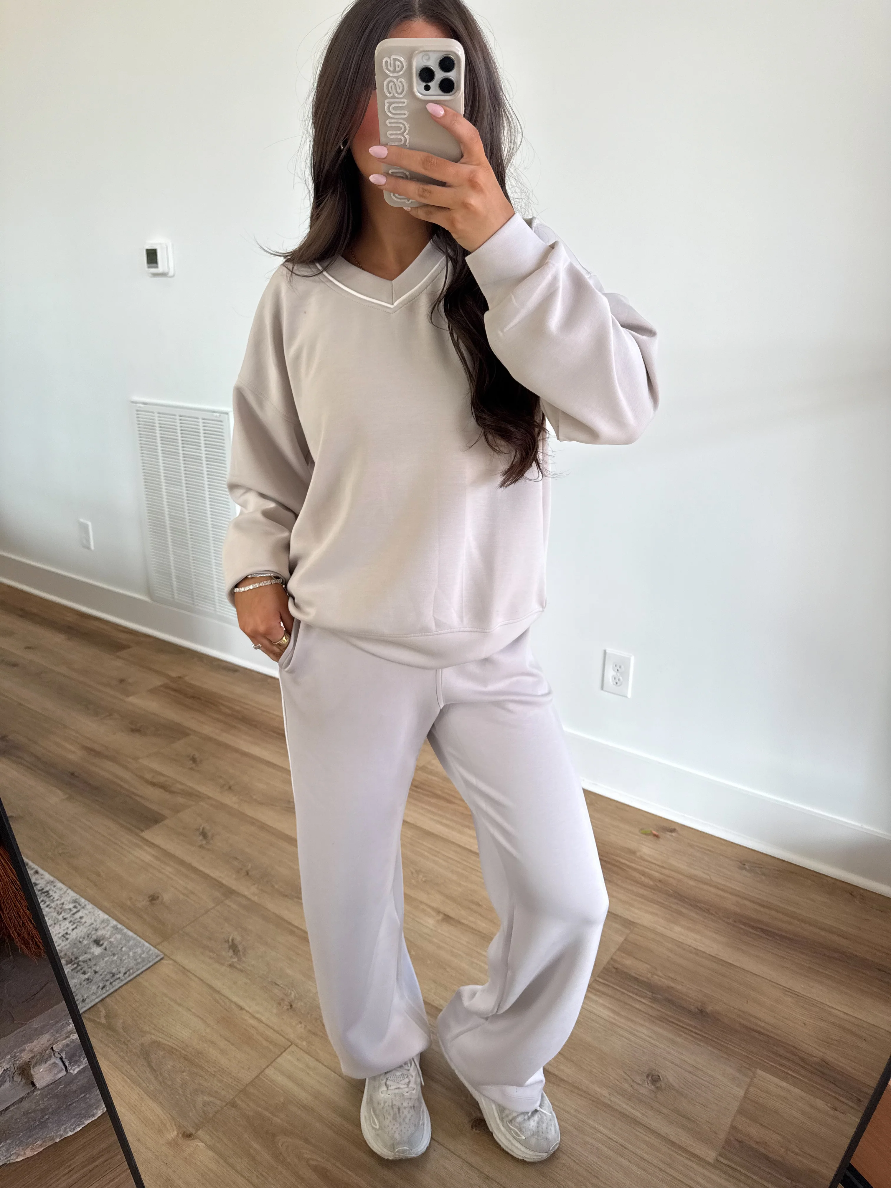White Trim Mocha Cream Set - Image 2