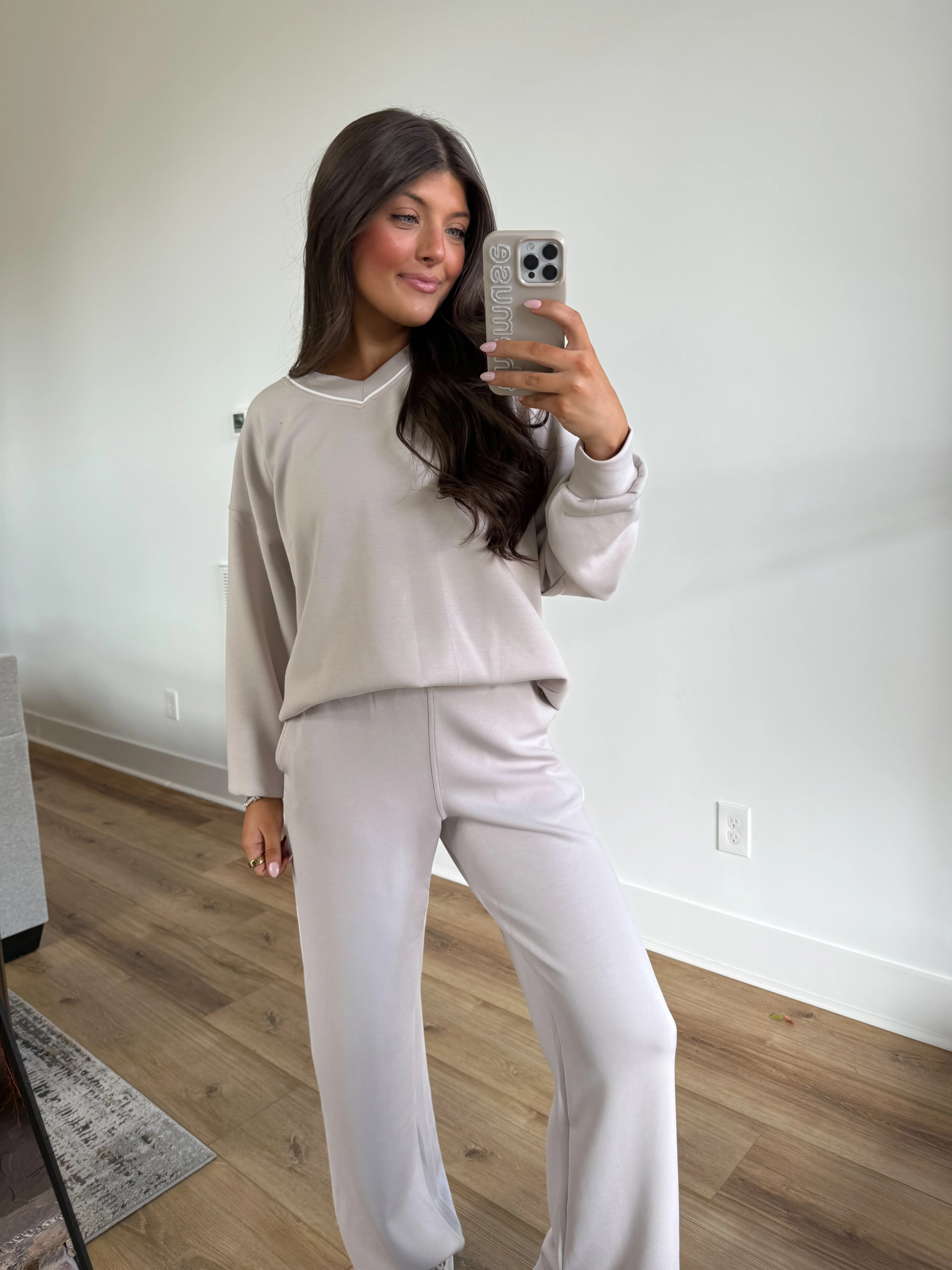 White Trim Mocha Cream Set - Image 7
