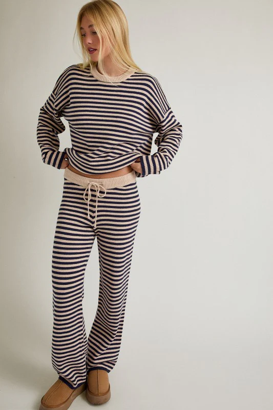 Winter Stripe Lounge Set (Restock) - Image 10