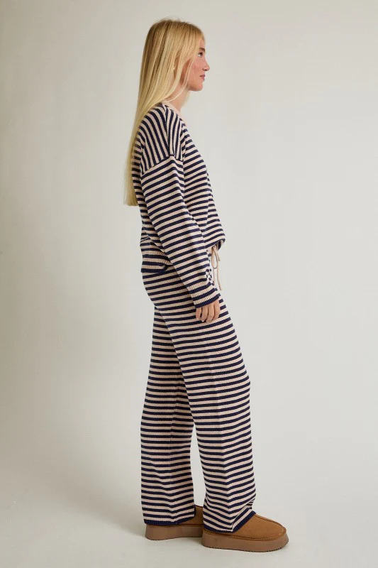 Winter Stripe Lounge Set (Restock) - Image 9